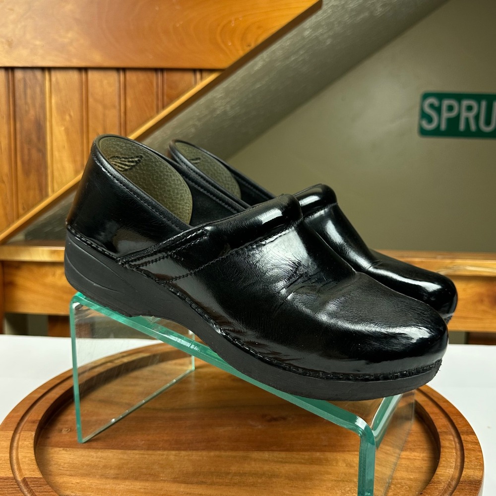 Dansko XP 2.0 Black Patent Leather Wide Clogs Nursing Work Shoes EU 38 US 7.5-8